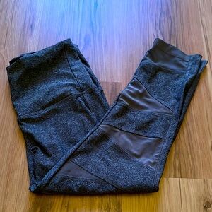 Vogo Athletics‎ gray Capri Leggings